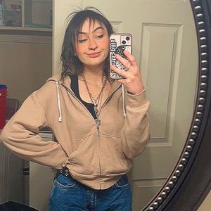 Meet your Posher, Gracie